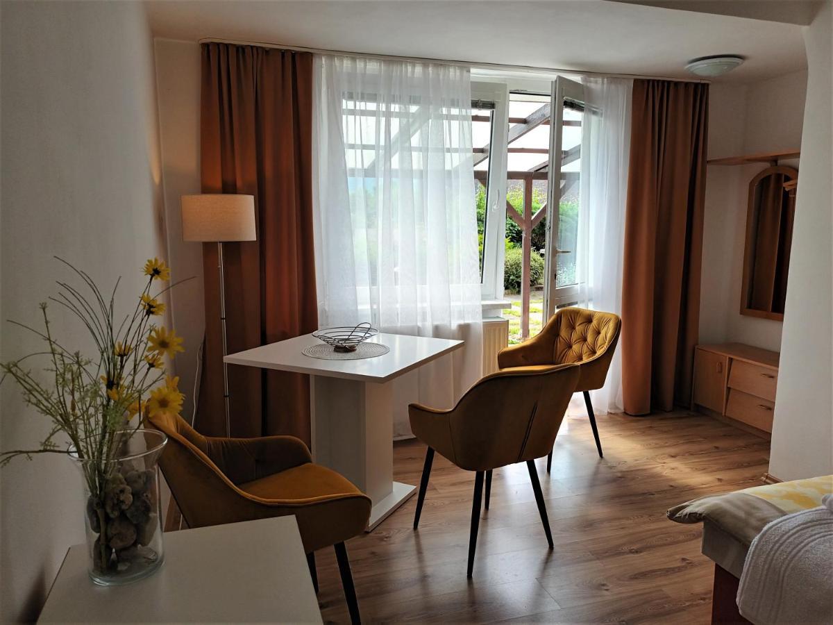 Apartman Alena Karlsbad Buitenkant foto