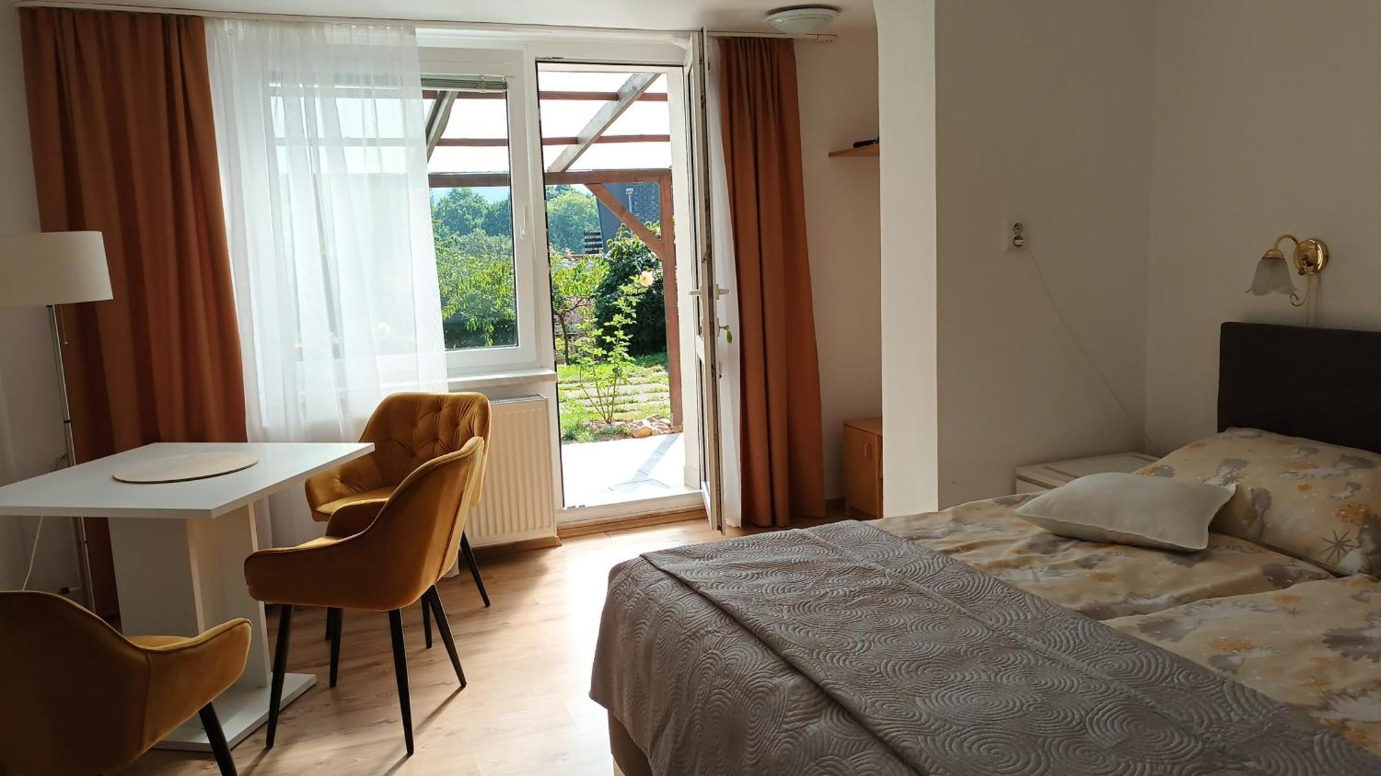 Apartman Alena Karlsbad Buitenkant foto